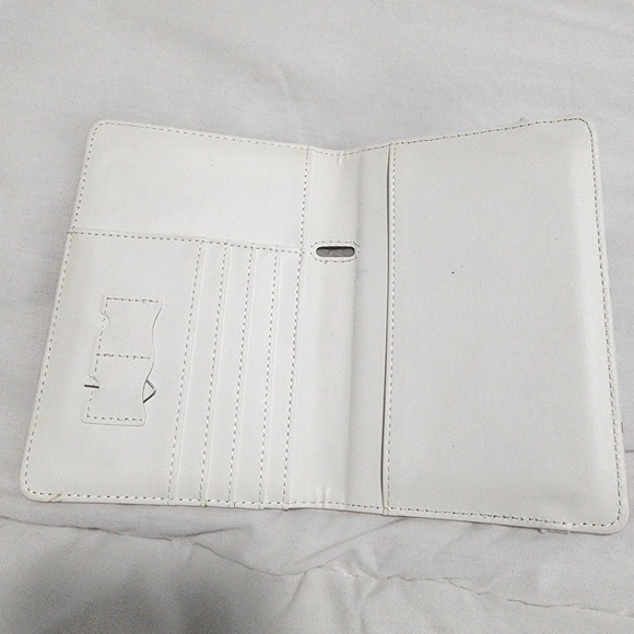 Marble colored passport holder - Picture 2 of 3